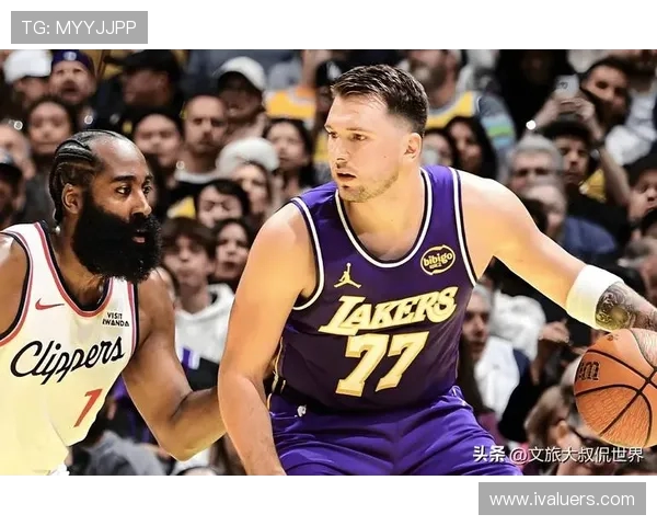 原创哈登空砍29分难救主，湖人135-118轻取快船，东契奇43分带队豪取5连胜